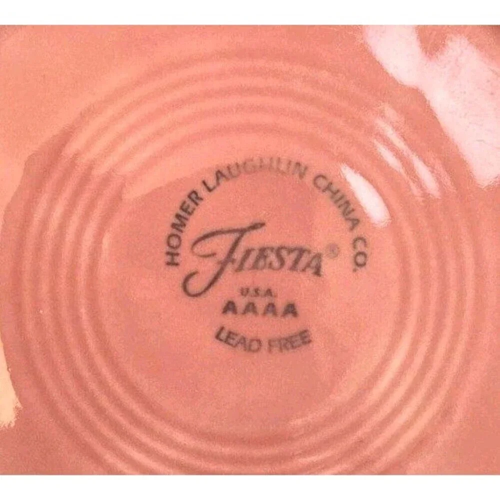Fiesta HLC Serving Bowl 1 Qt 40 oz Flamingo Retired Color 8.25